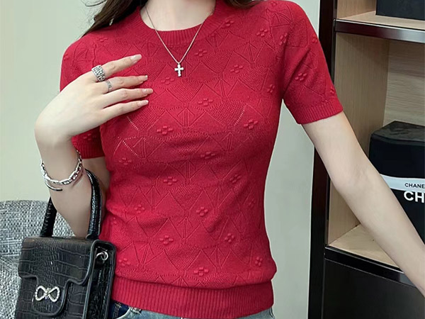  What is the overview of plaid sweater XK207-L 